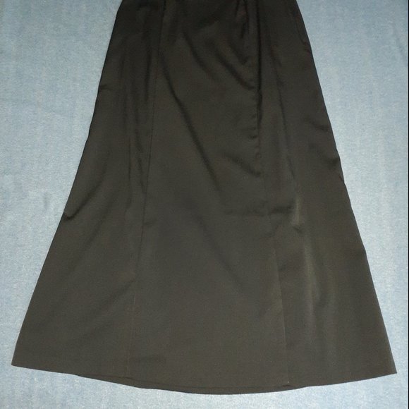 Like New Pleated Black A Line Skirt Size 8 - Picture 4 of 4